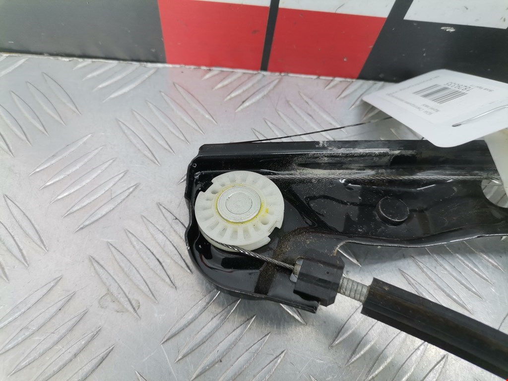 Стеклоподъемник задний левый SKODA Rapid 2012-2020