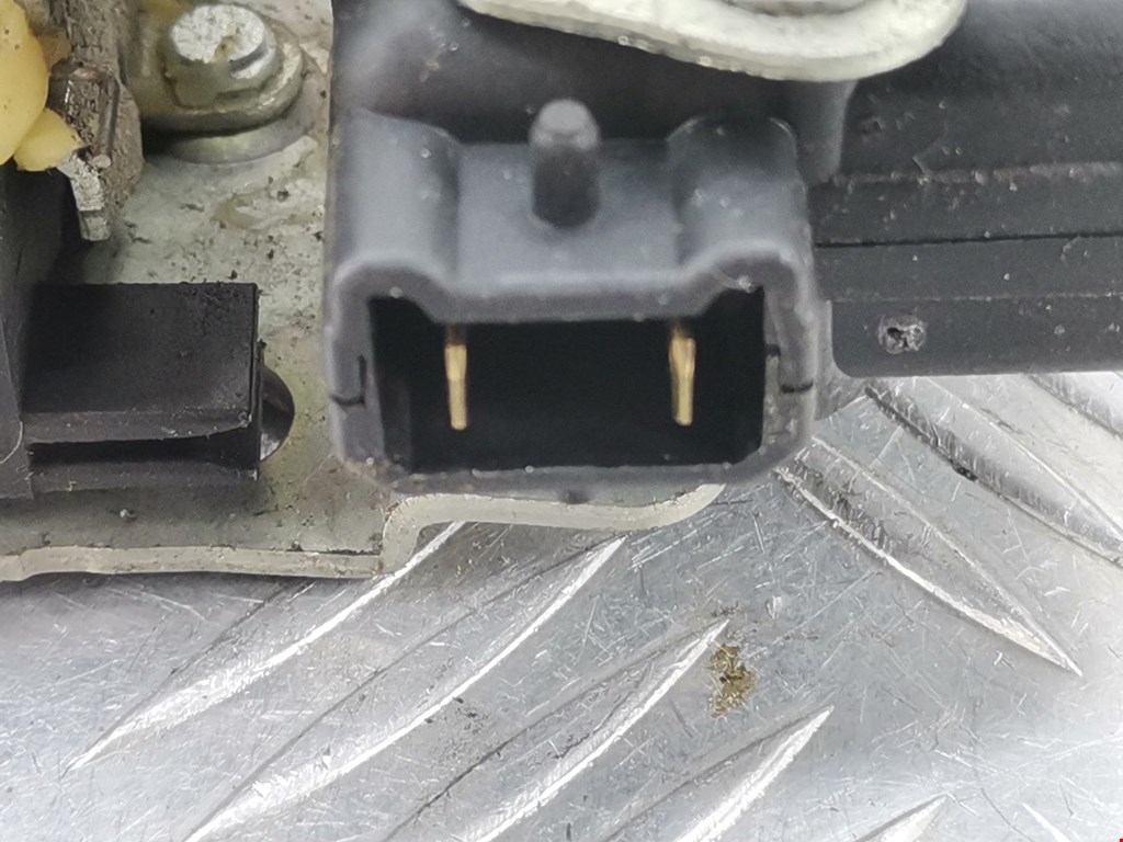 Замок двери задней правой DACIA Sandero 2008-2012