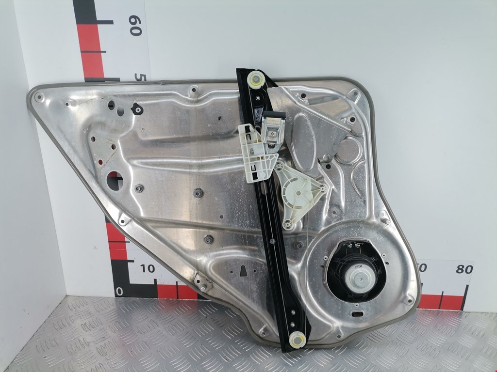 Стеклоподъемник задний правый MERCEDES-BENZ C-Class C-klasse W204 2007-2015