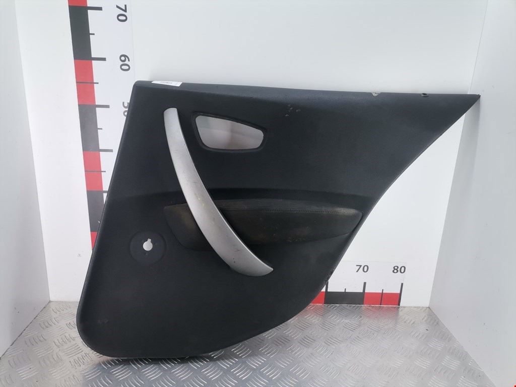 Обшивка двери задняя правая BMW 1er E81\E87 2004-2011