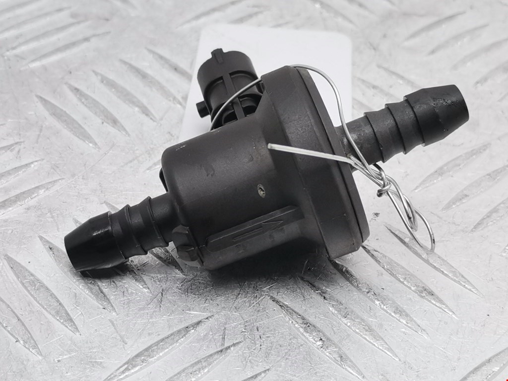 Клапан вентиляции топливного бака Chevrolet Cruze 2 (J300) (2008-2016)