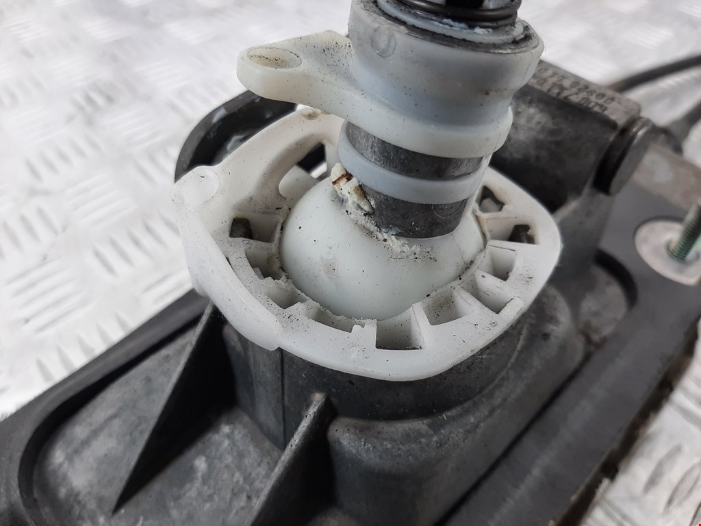 Кулиса (селектор) АКПП/МКПП в салоне SKODA Fabia MK2 5J 2007-2014