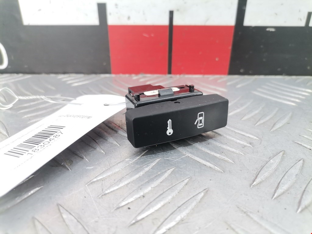 Кнопка центрального замка VOLKSWAGEN Touareg 2002-2010