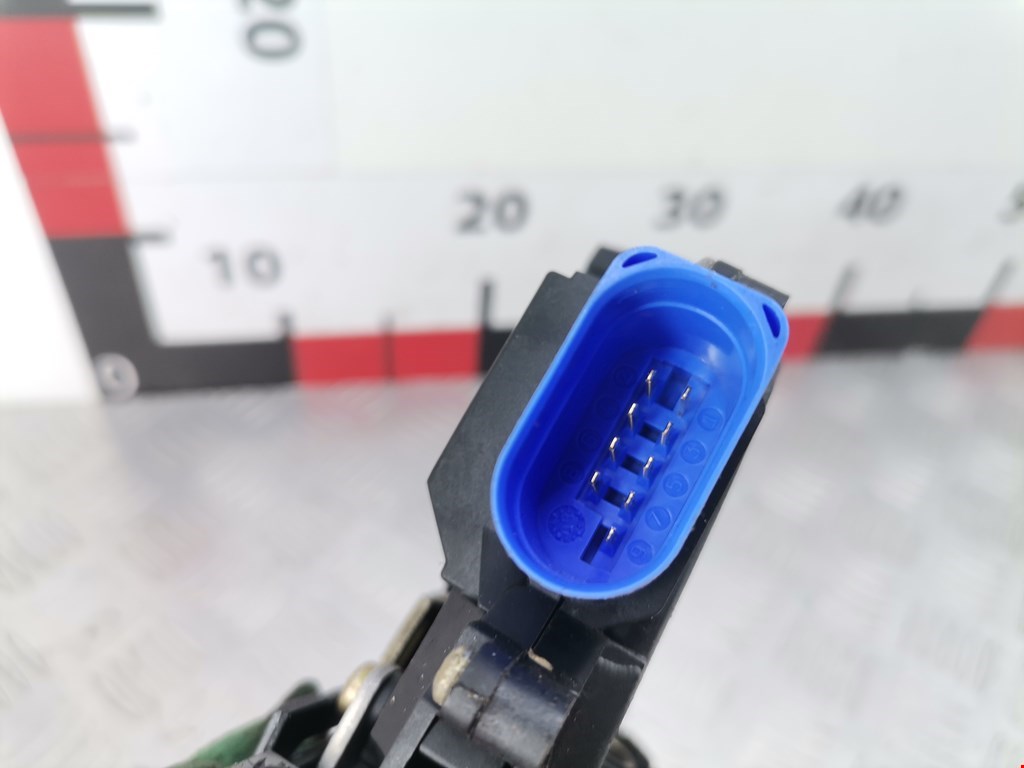 Замок двери передней левой SKODA Octavia A5 1Z- 2004-2013