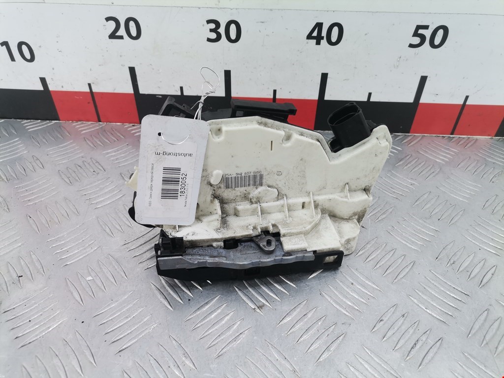 Замок двери передней левой Skoda Fabia 2 (5J) (2007-2014)