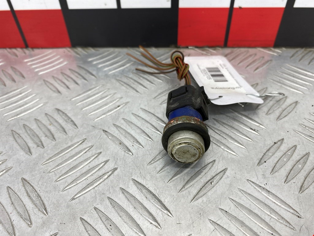 Датчик температуры (охлаждающей жидкости) VOLKSWAGEN Passat B5 1997-2005