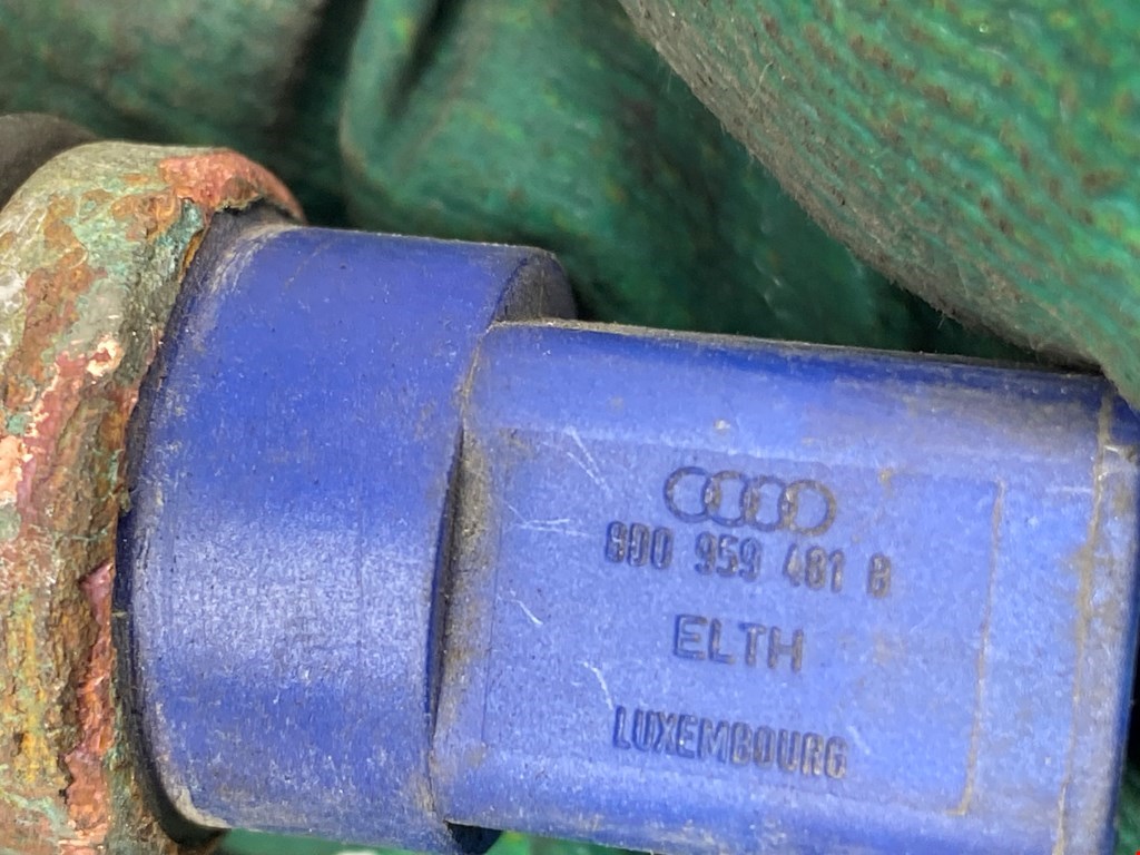 Датчик температуры (охлаждающей жидкости) VOLKSWAGEN Passat B5 1997-2005