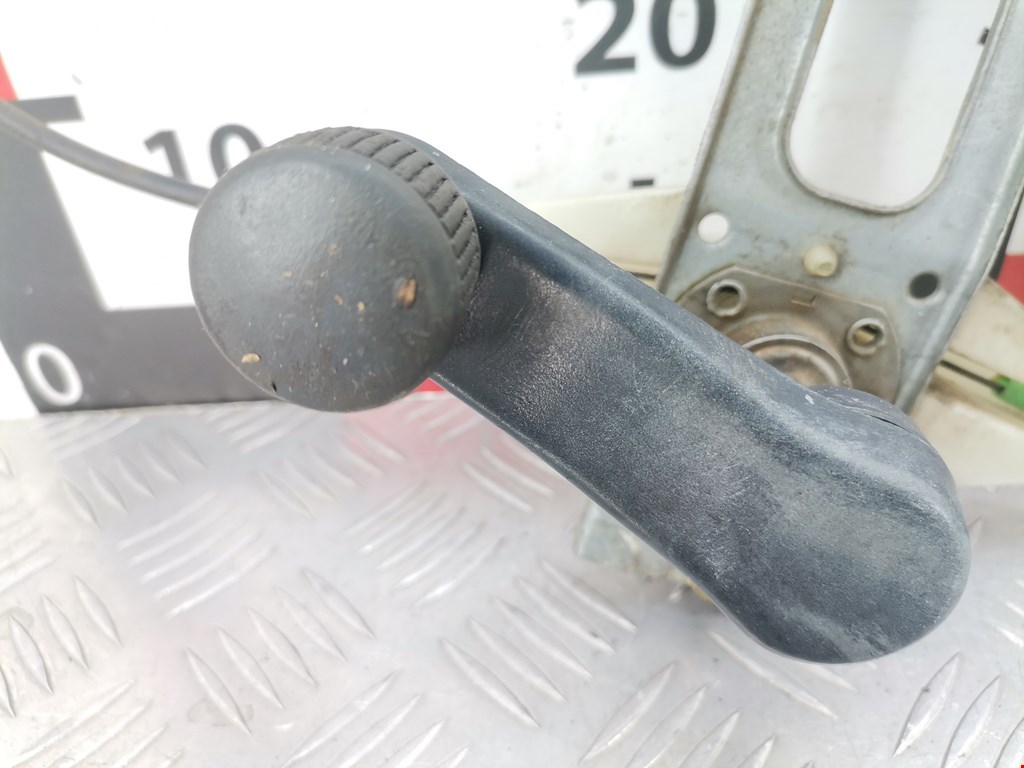 Стеклоподъемник задний левый VOLKSWAGEN Golf III 1991-1997