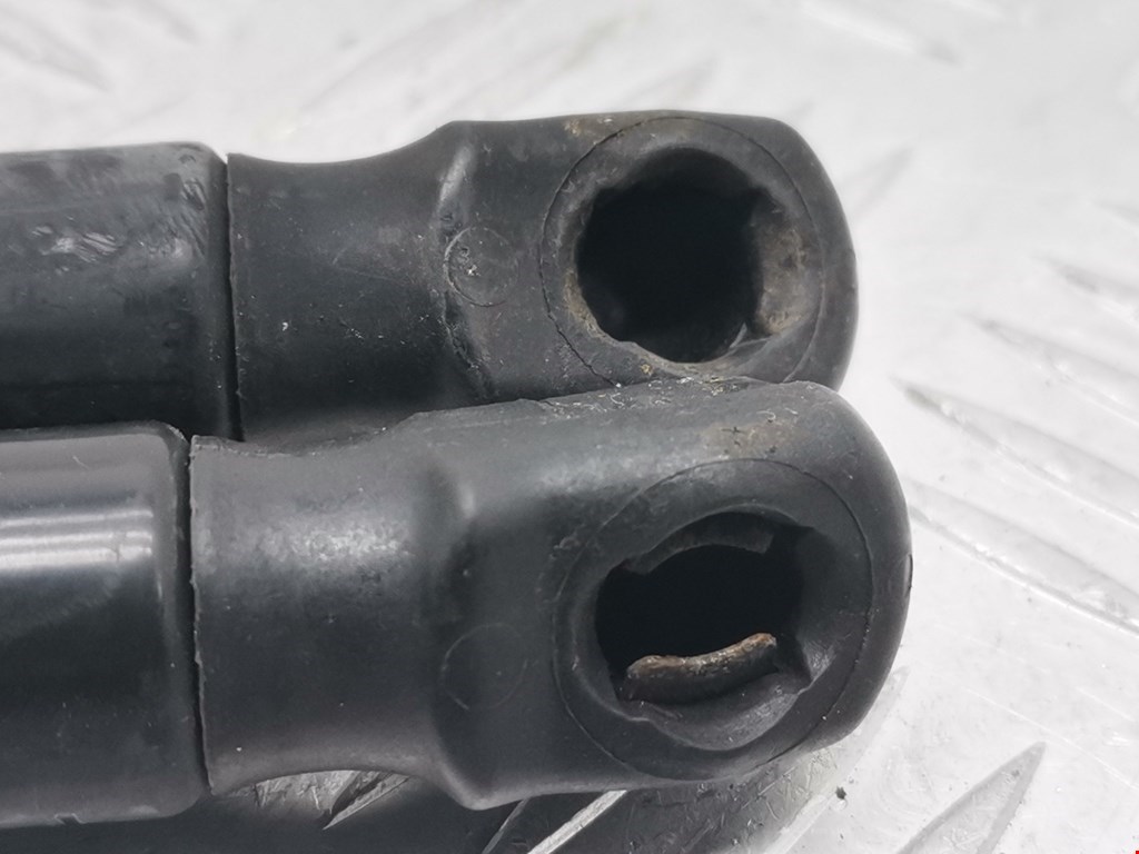 Амортизатор крышки (двери) багажника OPEL Corsa D 2006-2014