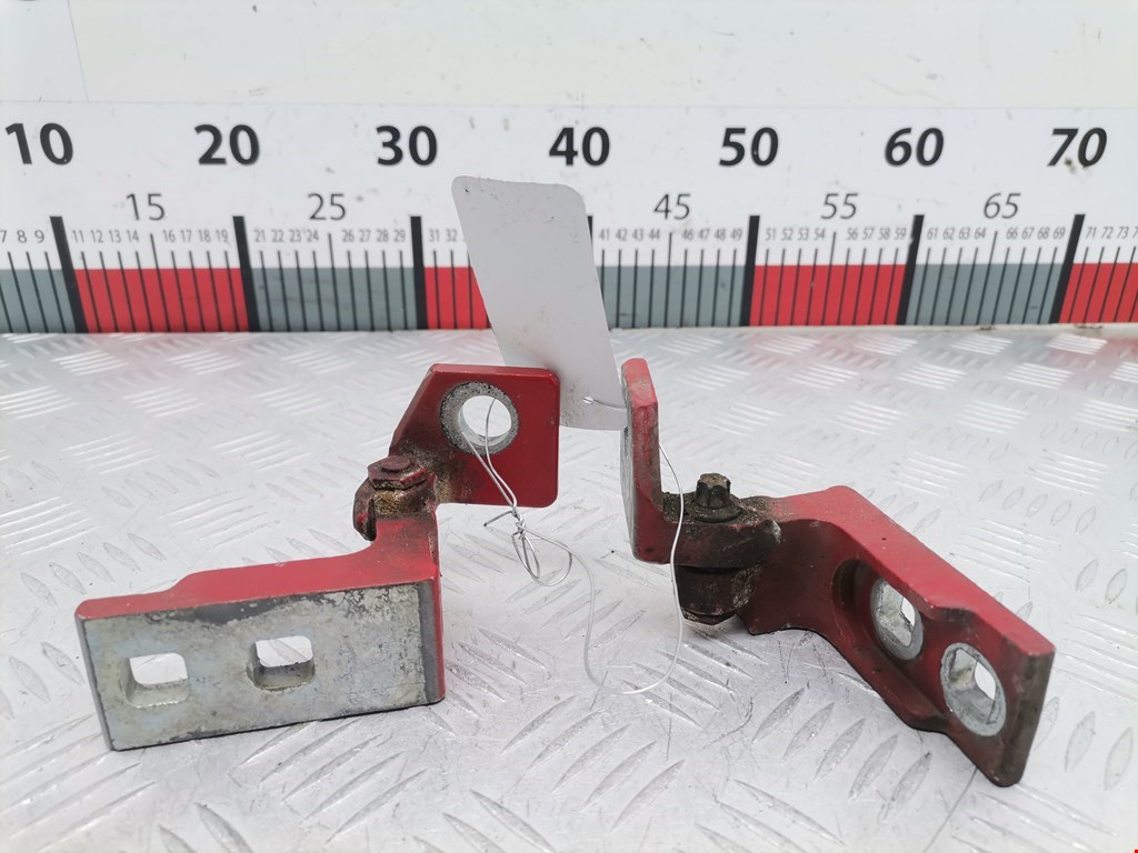 Петля двери передней правой Opel Corsa D (2006-2014)