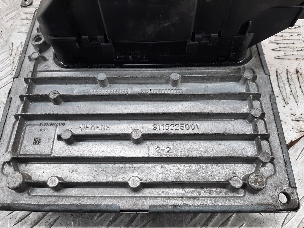 Блок управления двигателя (ЭБУ) VOLVO S40 II 2003-2012