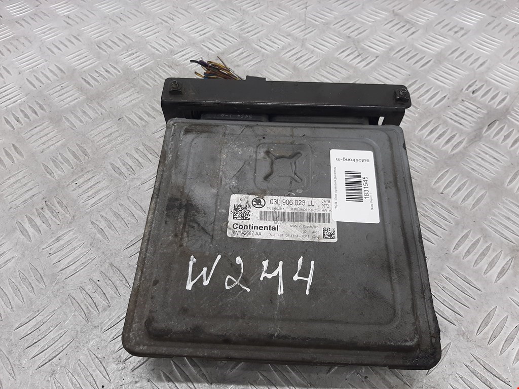 Блок управления двигателя (ЭБУ) SKODA Rapid 2012-2020