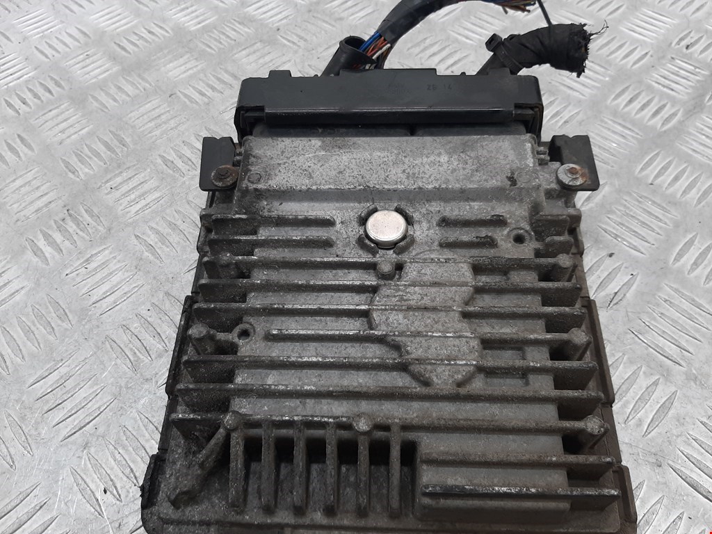 Блок управления двигателя (ЭБУ) SKODA Rapid 2012-2020