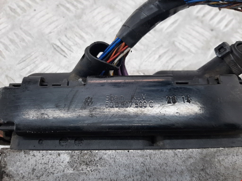 Блок управления двигателя (ЭБУ) SKODA Rapid 2012-2020