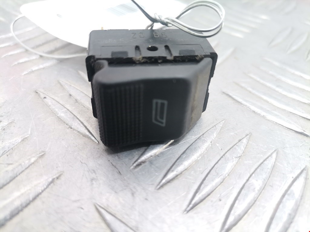 Кнопка стеклоподъемника AUDI A8 D2 1994-2002