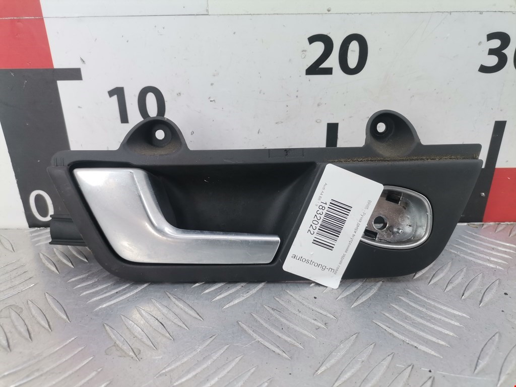 Ручка дверная задняя внутренняя левая AUDI A4 B6 2001-2005