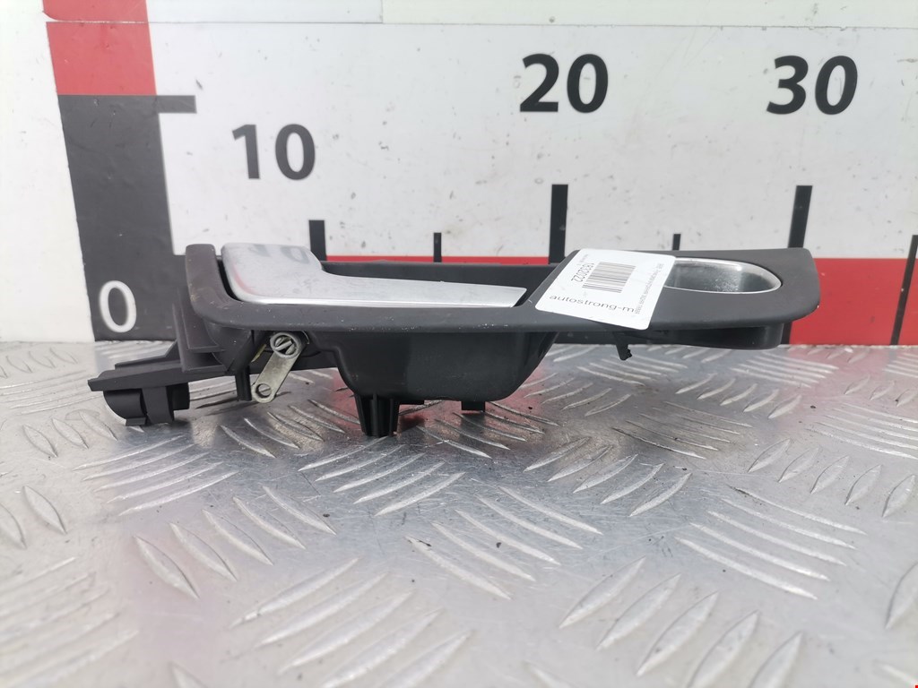 Ручка дверная задняя внутренняя левая AUDI A4 B6 2001-2005