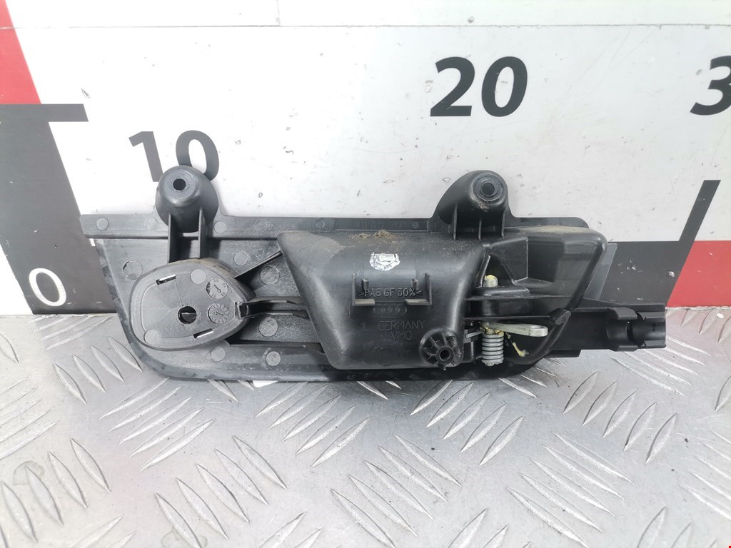 Ручка дверная задняя внутренняя левая AUDI A4 B6 2001-2005