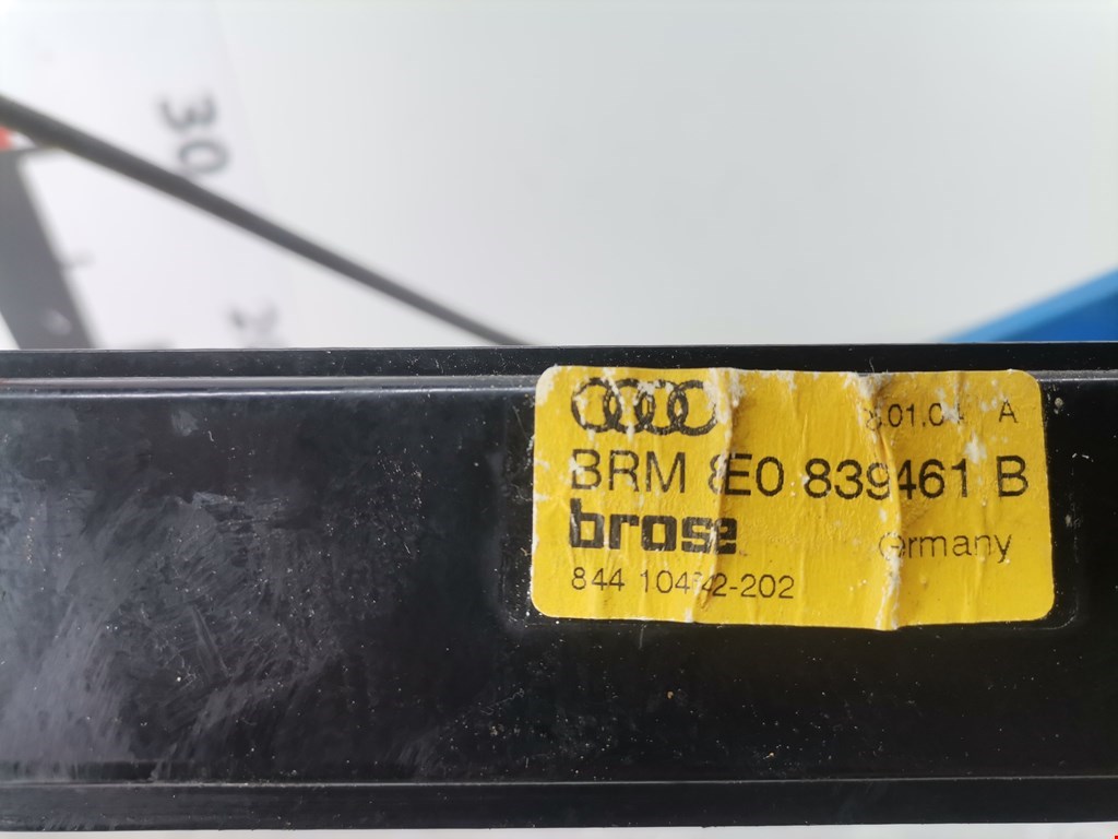 Стеклоподъемник задний левый AUDI A4 B6 2001-2005