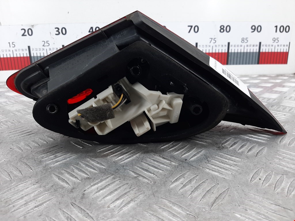 Фонарь задний внутренний правый OPEL Astra J 2009-2017