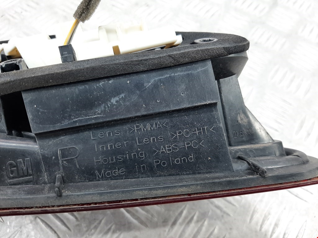 Фонарь задний внутренний правый OPEL Astra J 2009-2017