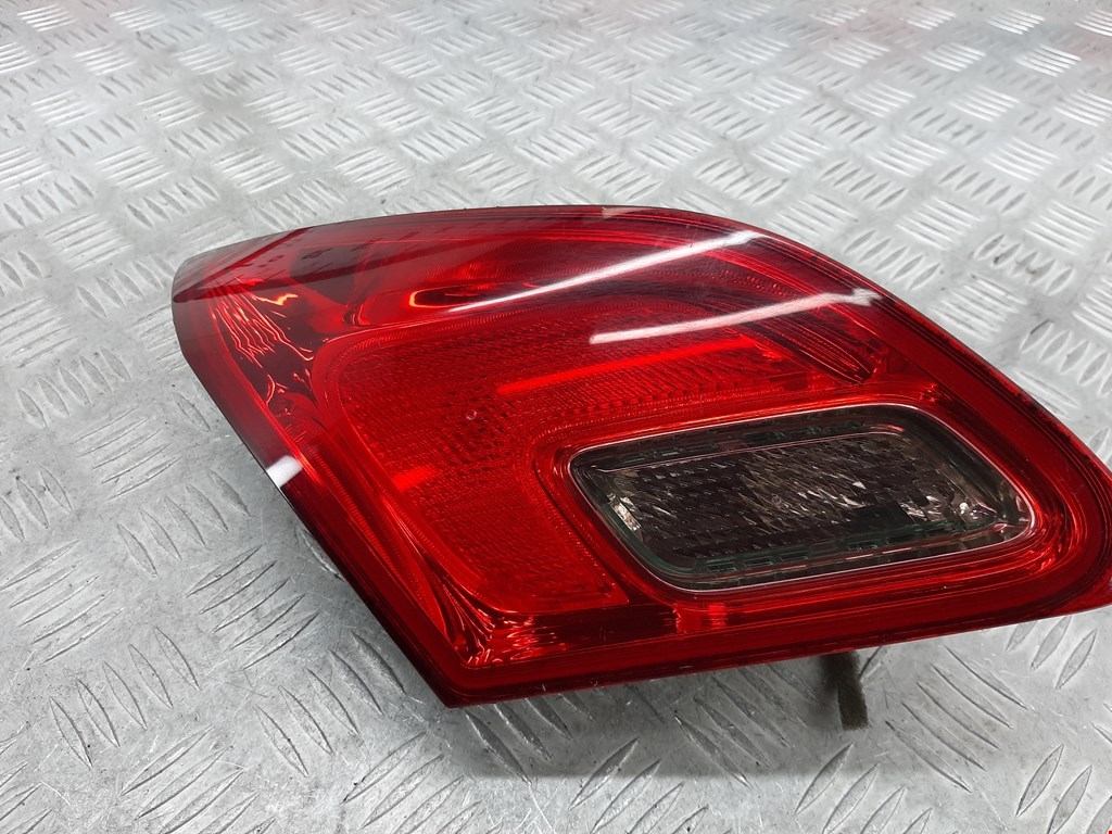 Фонарь задний внутренний левый OPEL Astra J 2009-2017