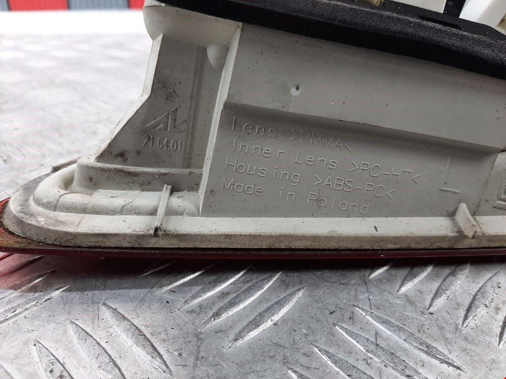 Фонарь задний внутренний левый OPEL Astra J 2009-2017