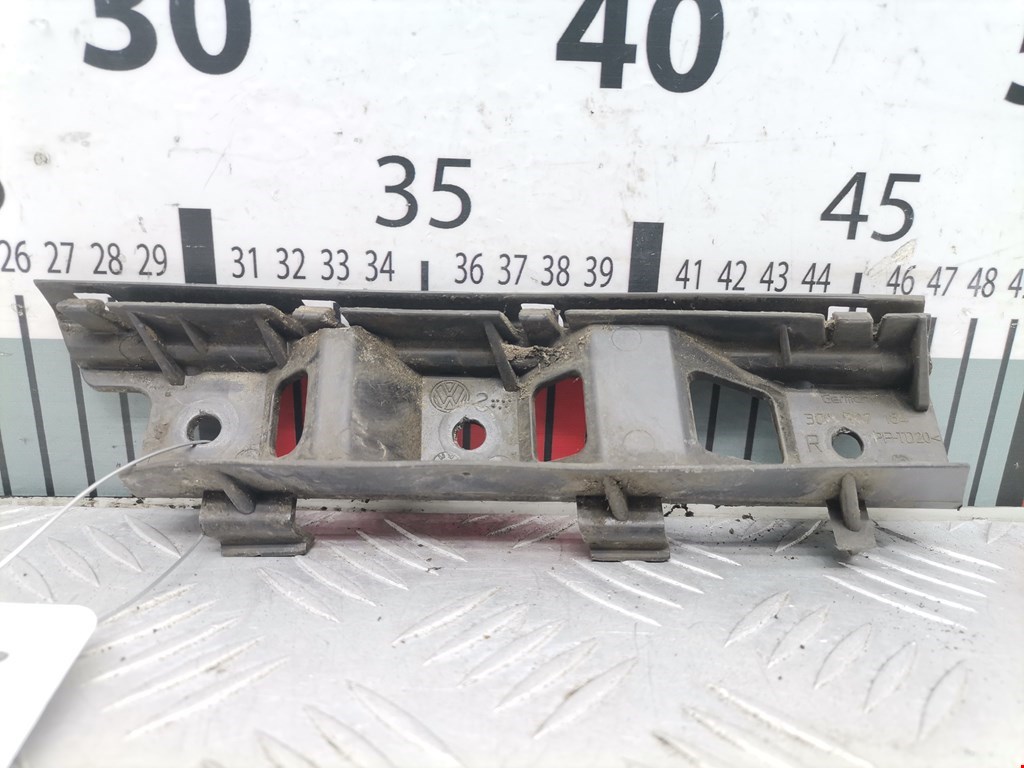 Кронштейн переднего бампера правый VOLKSWAGEN Passat B6 2005-2011