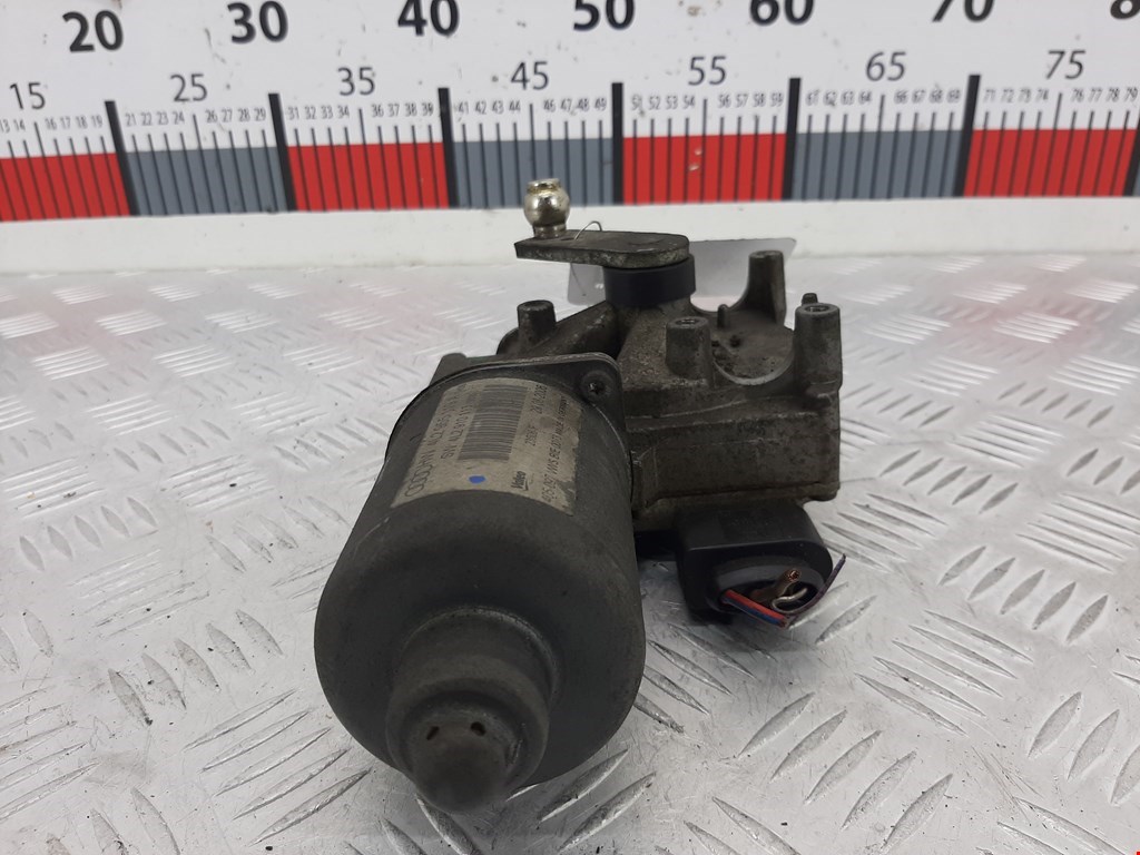 Моторчик стеклоочистителя передний AUDI Q7 I 2006-2015