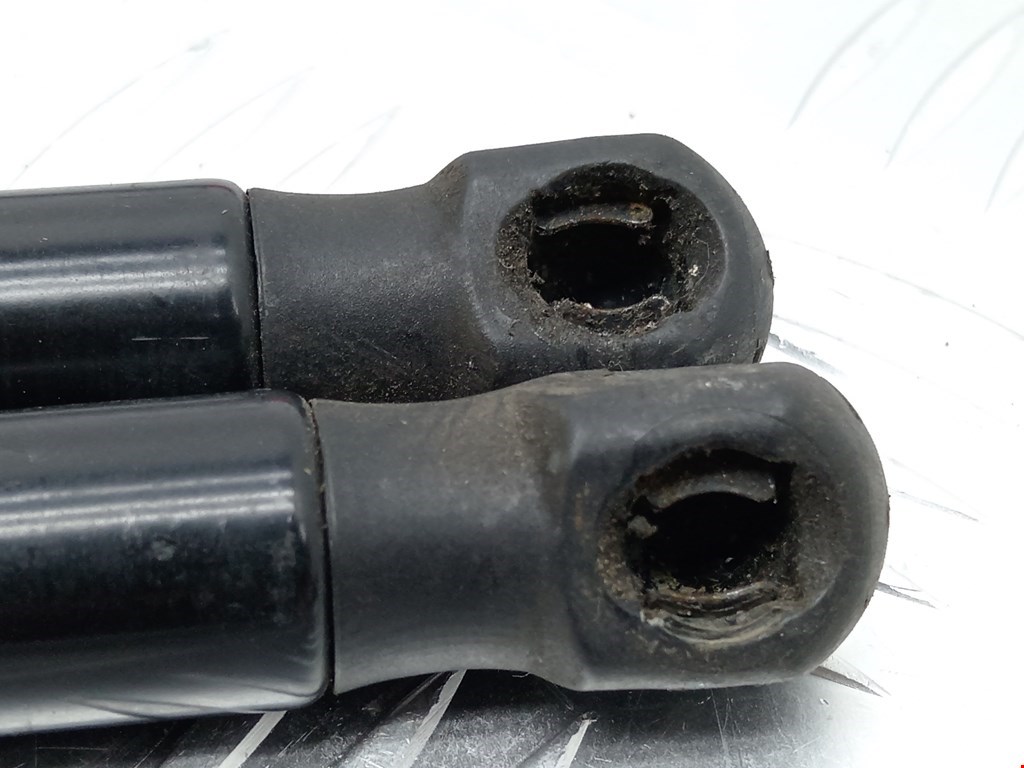 Амортизатор крышки (двери) багажника MERCEDES-BENZ CLC-Class CL203 2008-2011