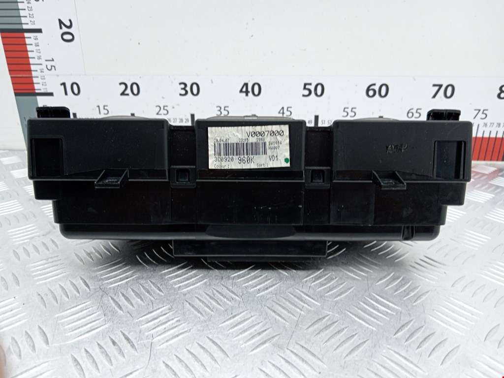 Панель приборов (щиток) VOLKSWAGEN Passat B6 2005-2011