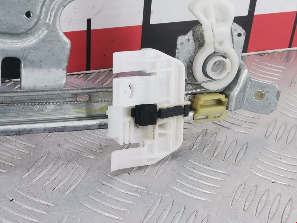 Стеклоподъемник задний правый CITROEN Xsara 1997-2000