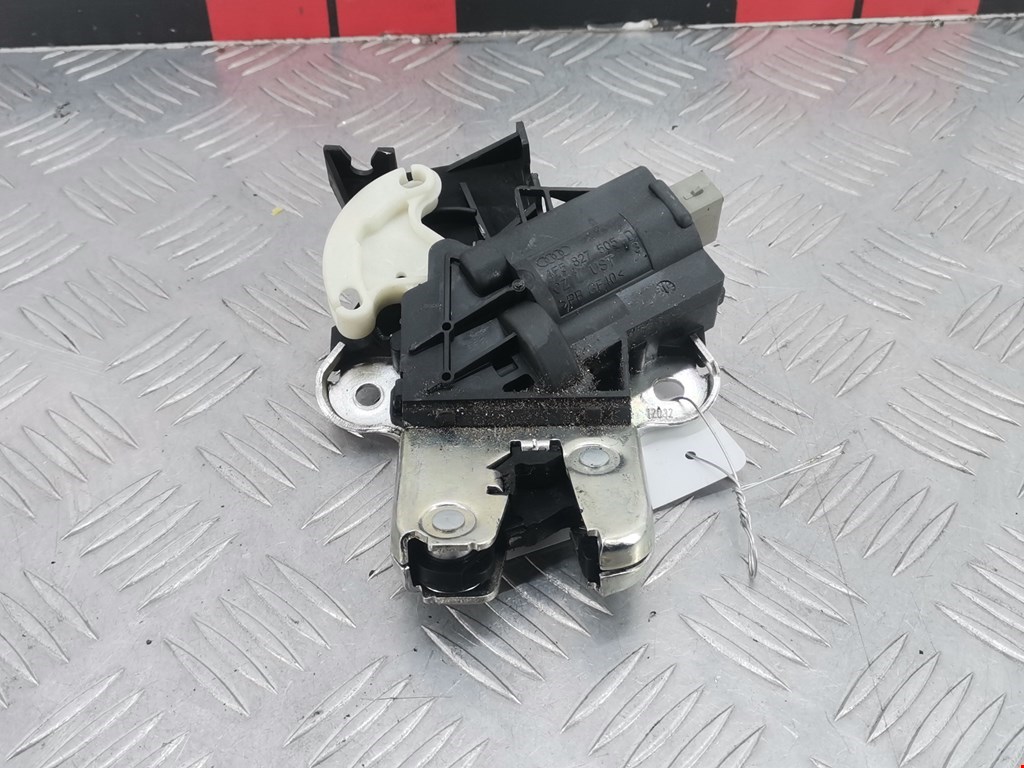 Замок багажника (крышки двери) AUDI A6 C6 2004-2010