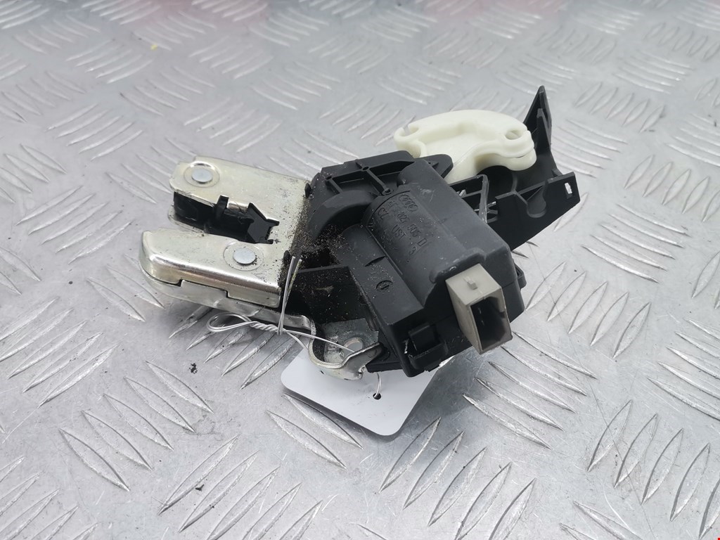 Замок багажника (крышки двери) AUDI A6 C6 2004-2010