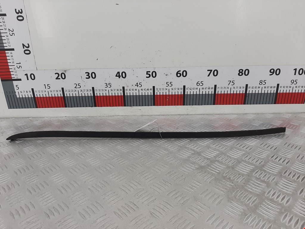 Молдинг лобового стекла VOLKSWAGEN Passat B6 2005-2011