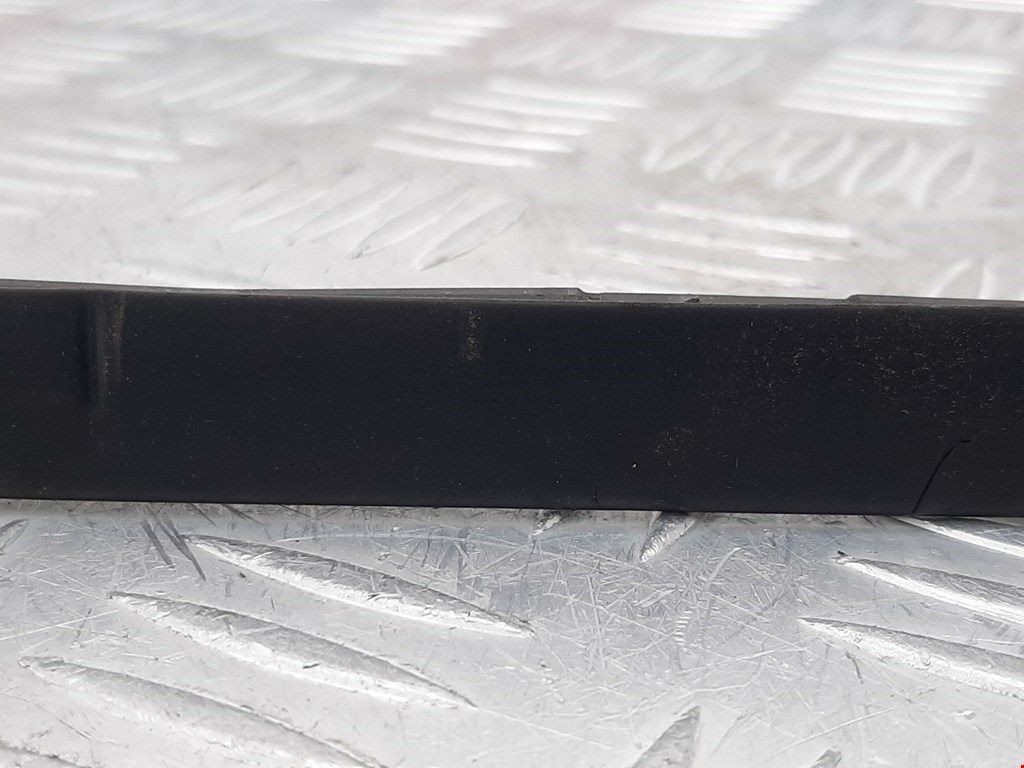 Молдинг лобового стекла VOLKSWAGEN Passat B6 2005-2011