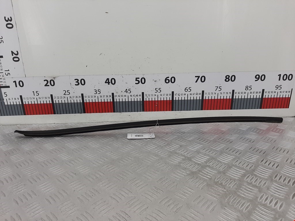 Молдинг лобового стекла VOLKSWAGEN Passat B6 2005-2011