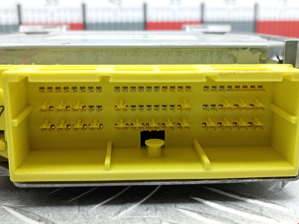 Блок управления AIR BAG TOYOTA RAV 4 XA20 2000-2005