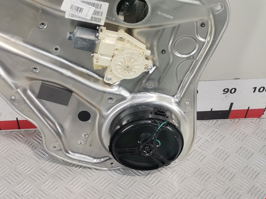 Стеклоподъемник задний левый MERCEDES-BENZ C-Class C-klasse W204 2007-2015