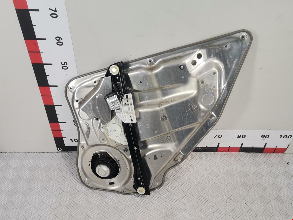 Стеклоподъемник задний левый MERCEDES-BENZ C-Class C-klasse W204 2007-2015