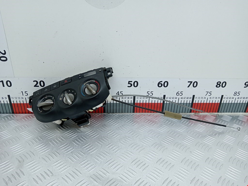 Блок управления климат-контроля Toyota Rav4 2 (2000-2005)