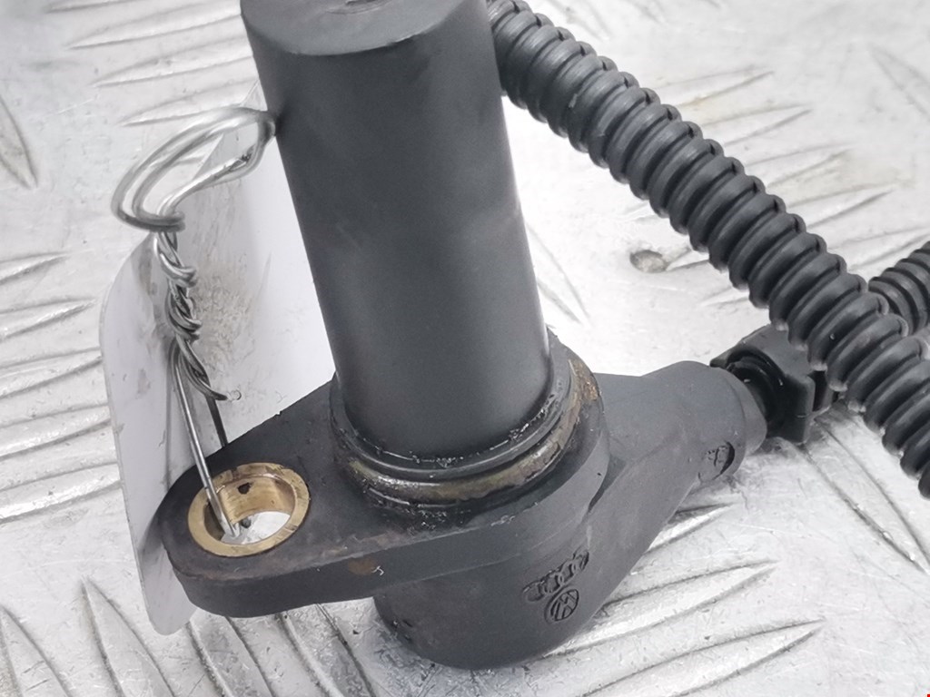 Датчик положения коленвала VOLKSWAGEN Polo IV 2001-2009