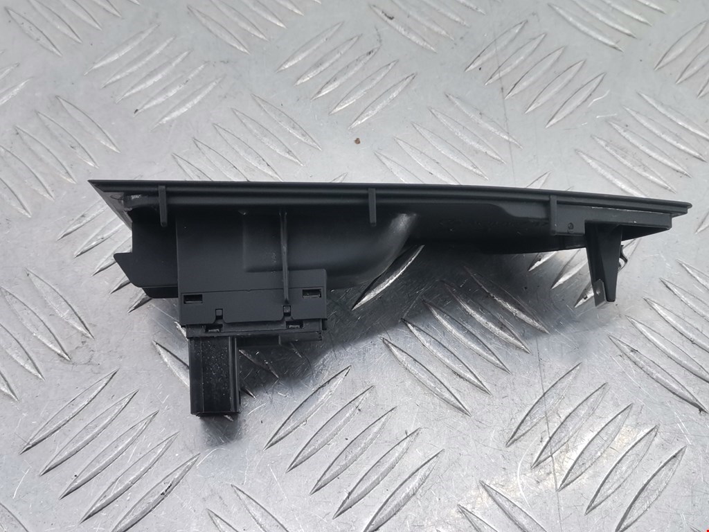 Кнопка стеклоподъемника VOLKSWAGEN Passat CC 2008-2017