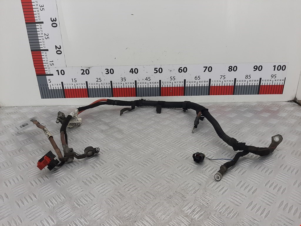 Клемма аккумулятора (плюс) + OPEL Zafira B 2005-2012