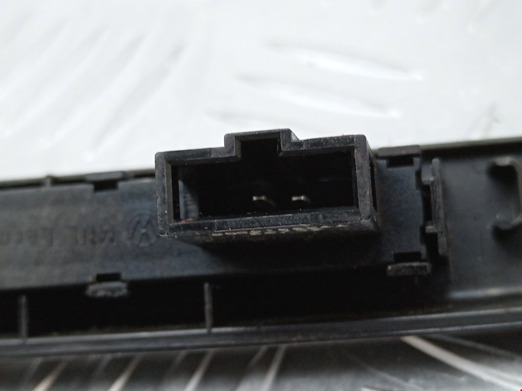 Рамка магнитолы VOLKSWAGEN Passat B6 2005-2011