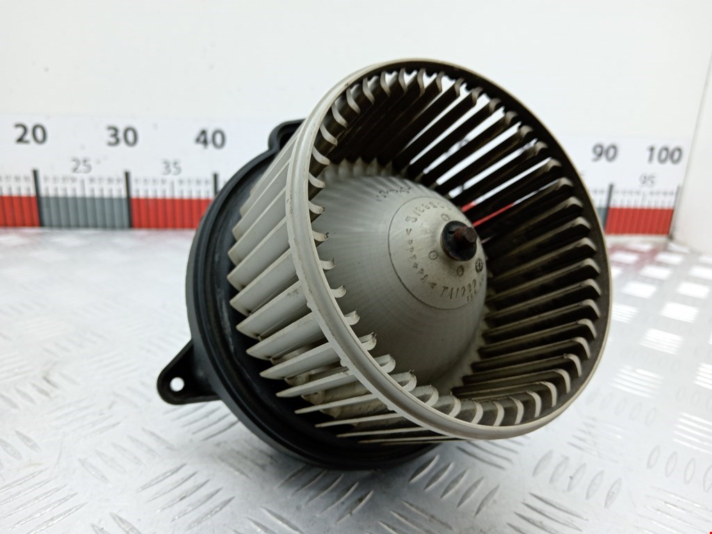 Моторчик печки (вентилятор отопителя) Nissan Navara (D40) (2004-2015)