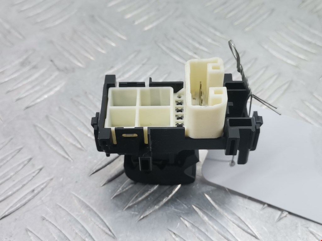 Кнопка стеклоподъемника TOYOTA RAV 4 XA30 2006-2012