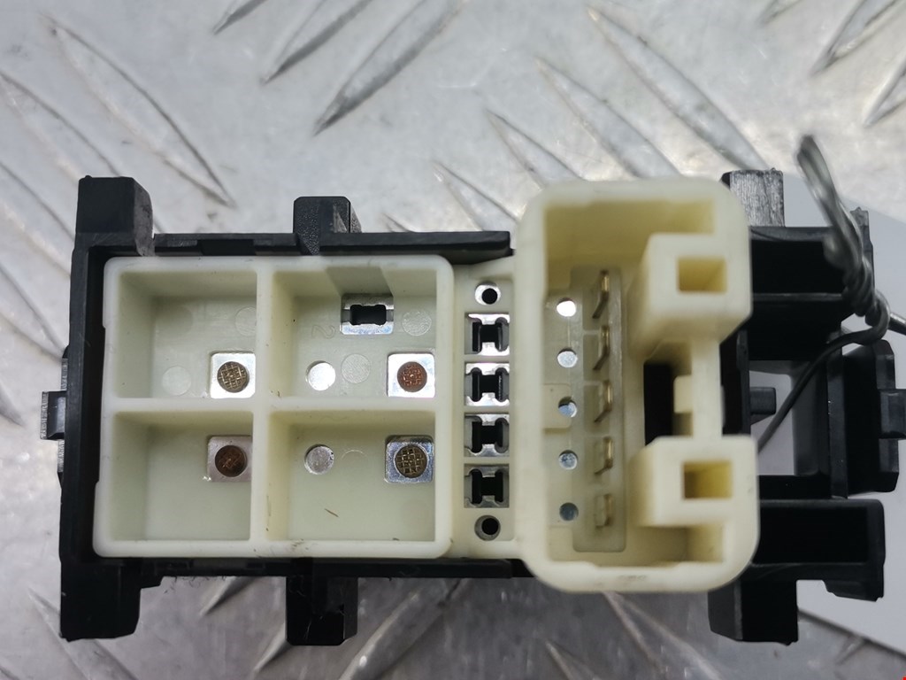 Кнопка стеклоподъемника TOYOTA RAV 4 XA30 2006-2012