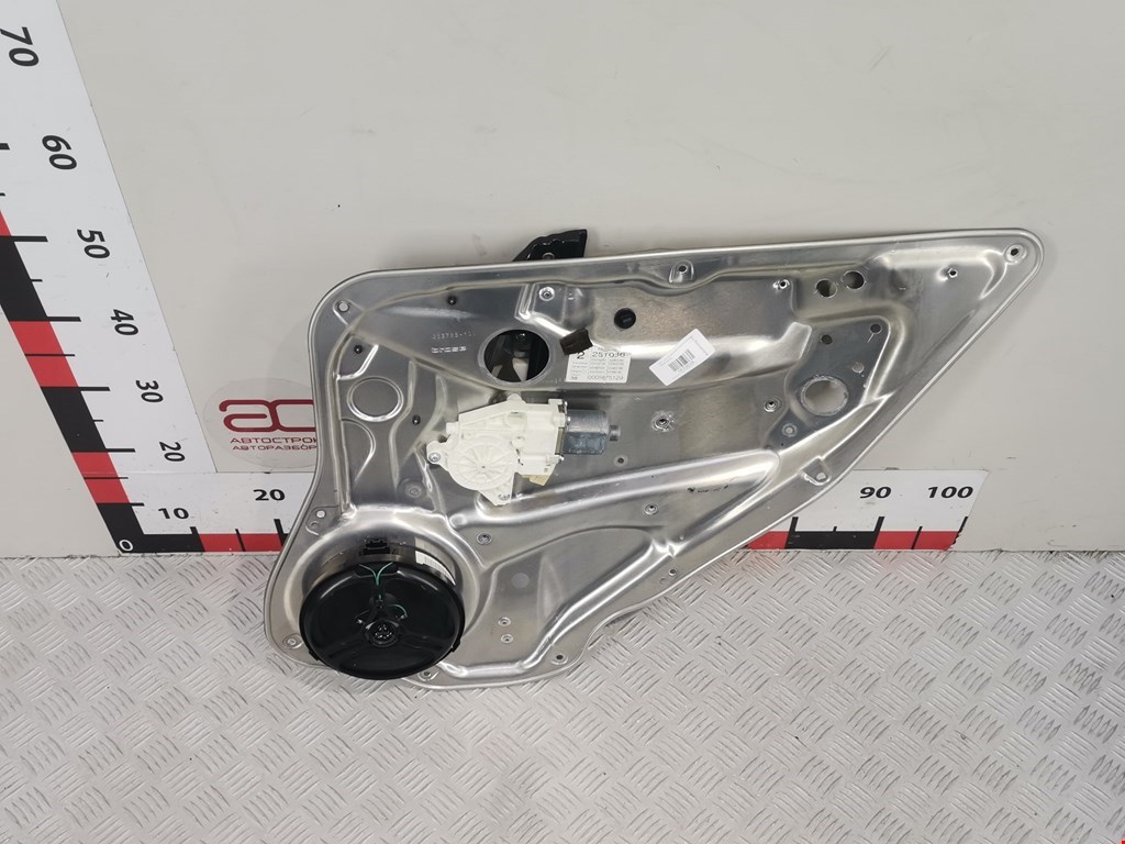 Стеклоподъемник задний правый MERCEDES-BENZ C-Class C-klasse W204 2007-2015