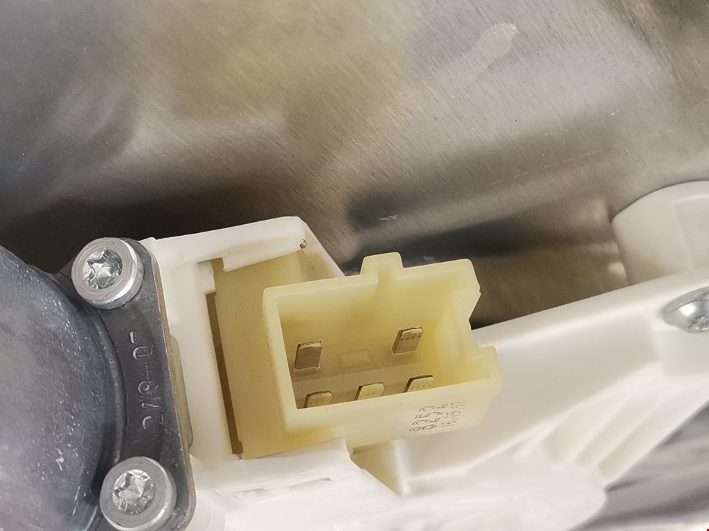 Стеклоподъемник задний правый MERCEDES-BENZ C-Class C-klasse W204 2007-2015